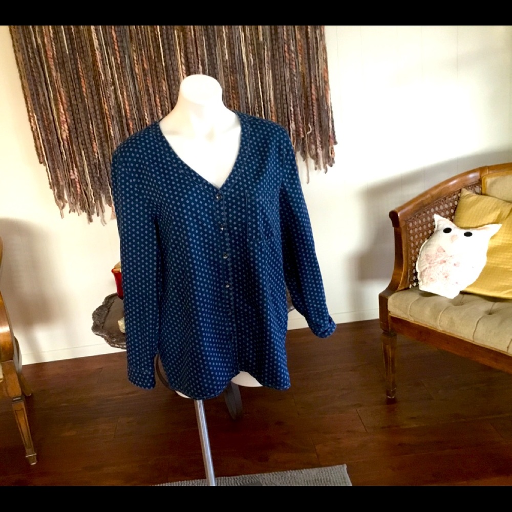 Navy blue print top